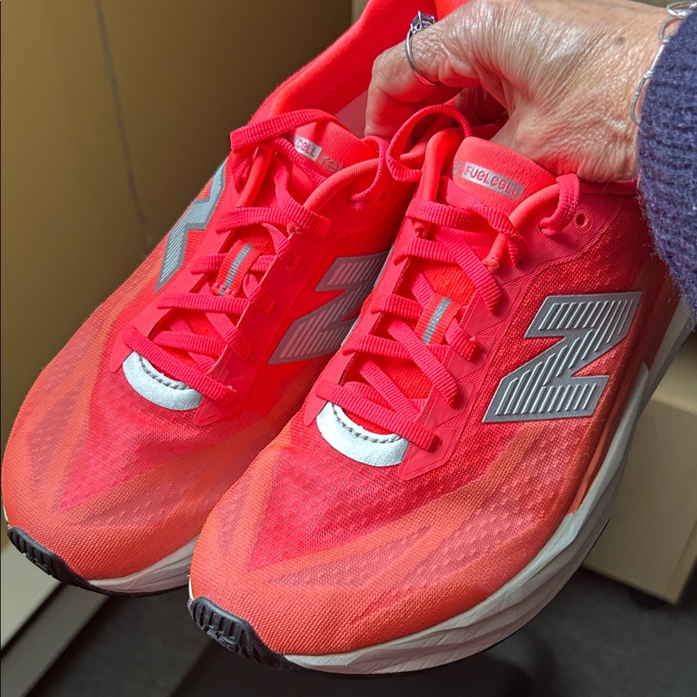 New Balance Women's Running Shoes - Coral/White/Silver